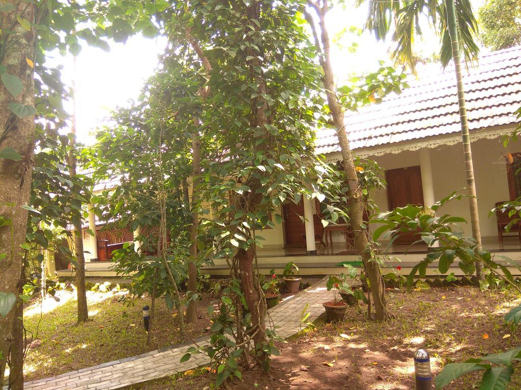 Green Court Cottage Thekkady Eksteriør bilde